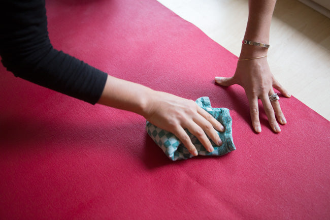 How to clean your yoga mat